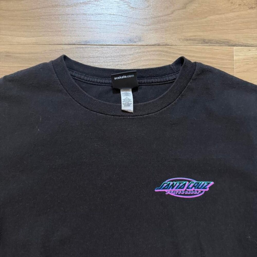 Y2K Santa Cruz Skateboards streetwear graphic tee size medium